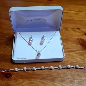 3/$20 Gently Used 3 pc Charter Club pink Pearl necklace, earrings, & bracelet
